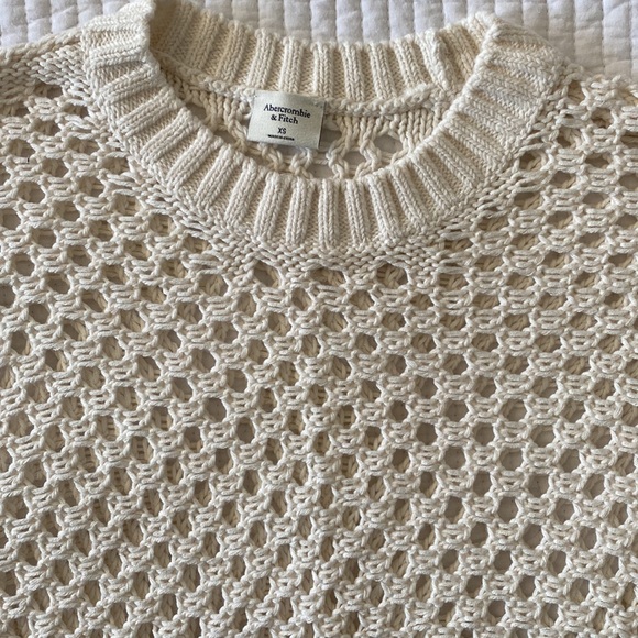 Abercrombie Long-Sleeve Crochet Mesh Knit Crew Top Sweater NWOT - Picture 6 of 11